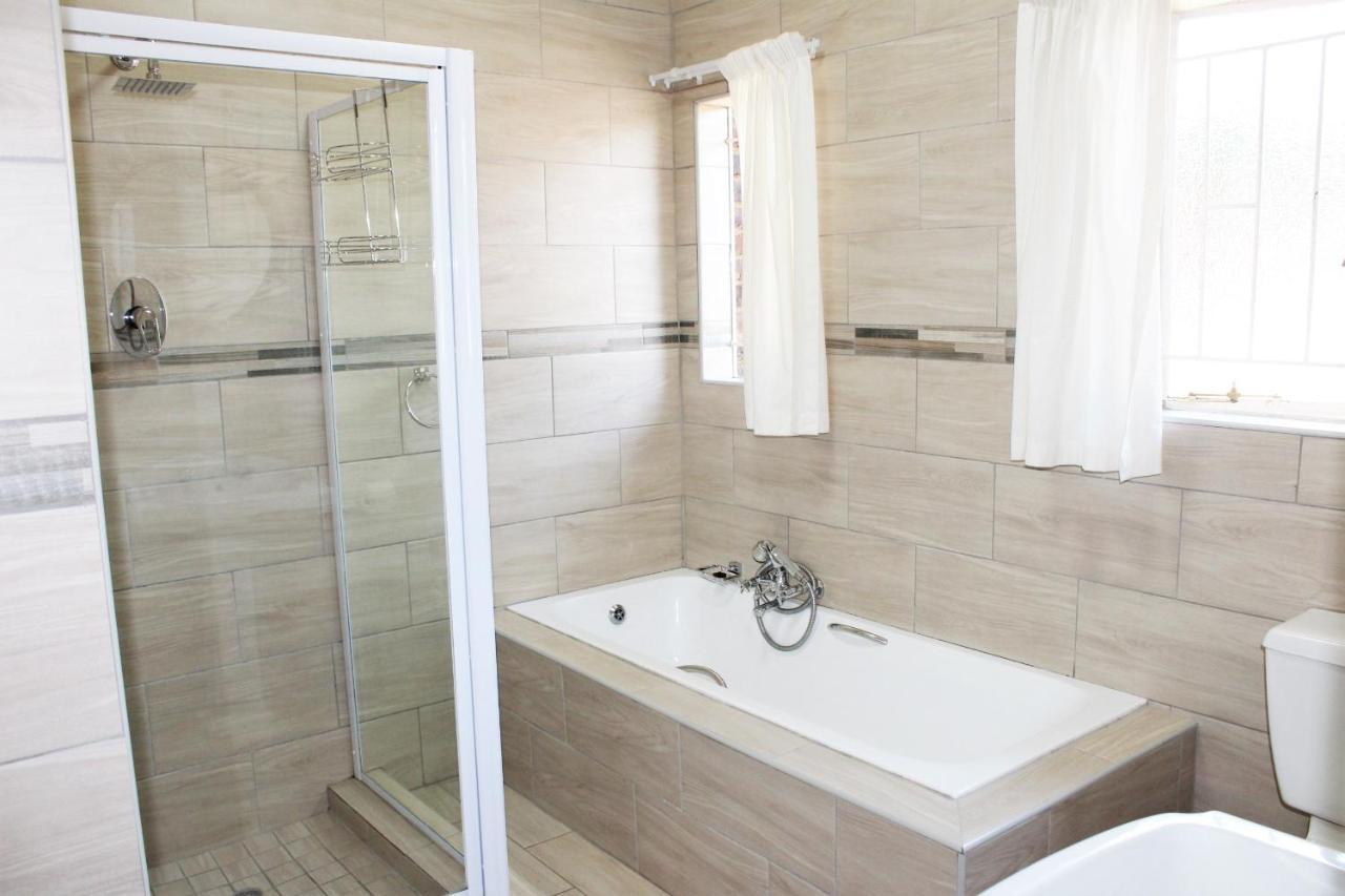 Ngwenya Boutique Hotel Lephalale Esterno foto